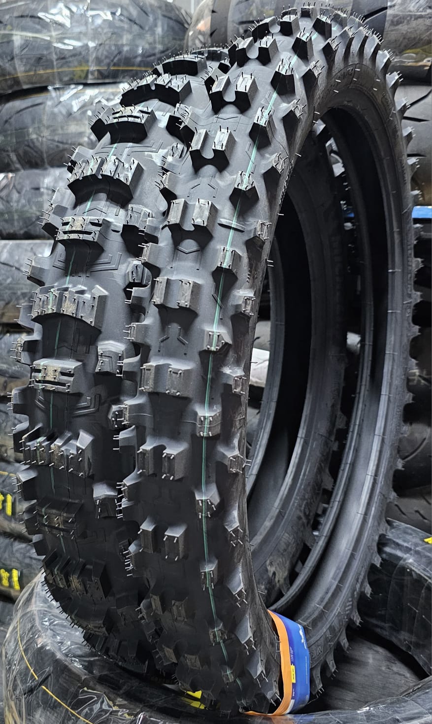 140/80-18 Michelin Enduro Medium 2 - Neumático Moto